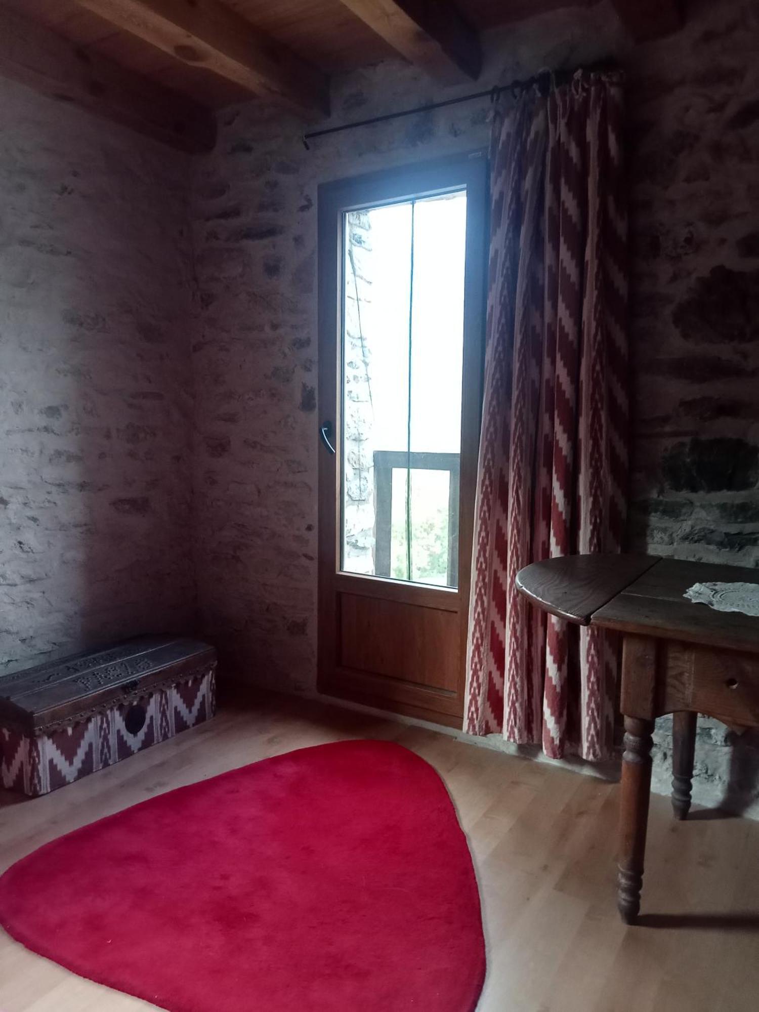 Suite En Cuadra Pajar, Casa Rural Hoz de Jaca Exterior foto